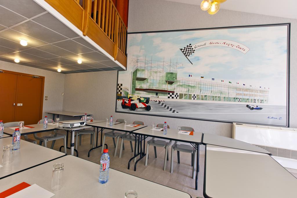 Cit'Hotel Du Circuit Magny-Cours Εξωτερικό φωτογραφία
