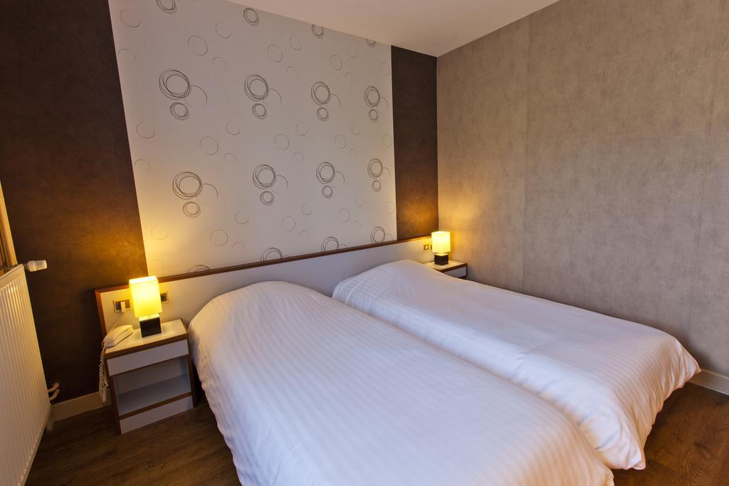 Cit'Hotel Du Circuit Magny-Cours Εξωτερικό φωτογραφία